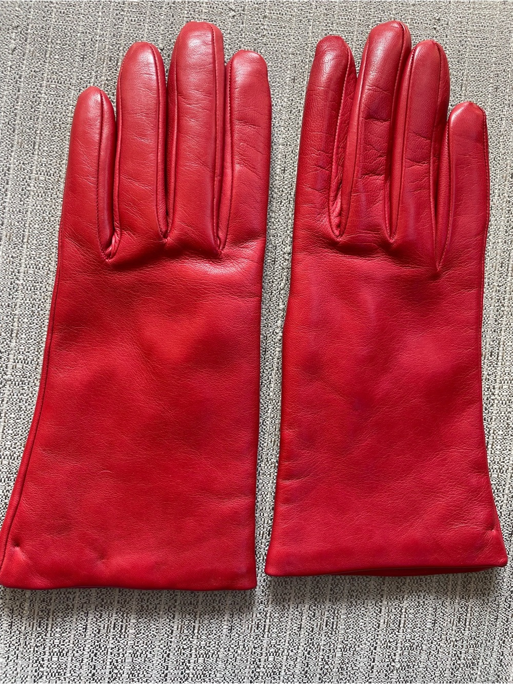 Leather Women's Gloves - Classic Elegant Style